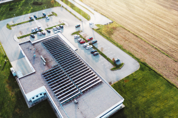 Industrial facility powered by clean energy
